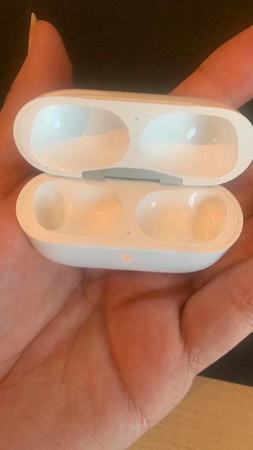  Apple AirPods Pro 2nd Gen + oplaadcase (1 oortje werkt) beschikbaar voor biedingen