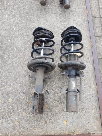 Renault Scenic 2009 - 2015 veerpoot links rechts €40 /st beschikbaar voor biedingen