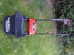 Verticuteermachine, black & decker, rood, Tuin en Terras, Ophalen, Zo goed als nieuw, Elektrisch, Bleck&Decker