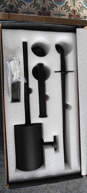 Toilet accesoires mat zwart beschikbaar voor biedingen