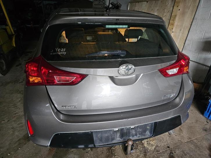 NOUVELLE RENTREE, Auto's, Toyota, Bedrijf, Auris, Diesel, Euro 5, Berline, Handgeschakeld, Ophalen
