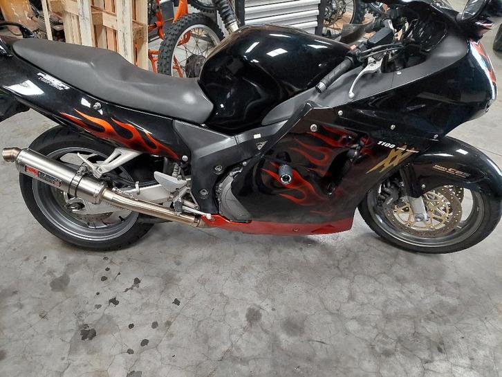 honda cbr 1100 super blackbird, Motos, Motos | Honda, Entreprise, Super Sport, plus de 35 kW, 4 cylindres, Permis Moto A2 minimum