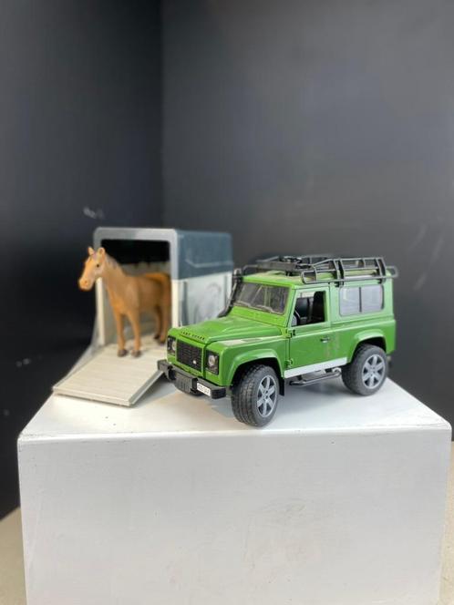 Bruder Land Rover Defender incl. paardentrailer en paard, Enfants & Bébés, Jouets | Véhicules en jouets, Utilisé, Enlèvement