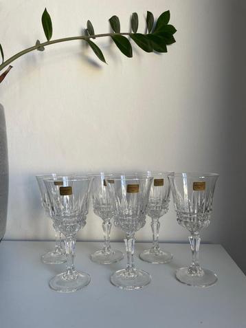 Vintage Luminarc wijnglazen beschikbaar voor biedingen