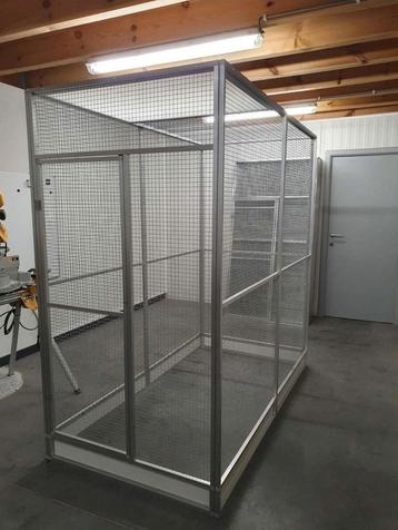 KATTENREN , VOLIÈRE , . . . (NIEUW) beschikbaar voor biedingen
