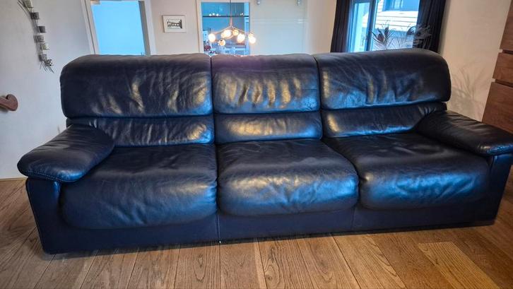 Jori blauw lederen bankstel Maya (3-zit + 2,5-zit + 1-zit), Maison & Meubles, Canapés | Salons, Utilisé, Banc droit, Cuir, Enlèvement