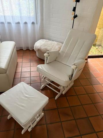 Childwood Gliding Chair met voetenbankje beschikbaar voor biedingen