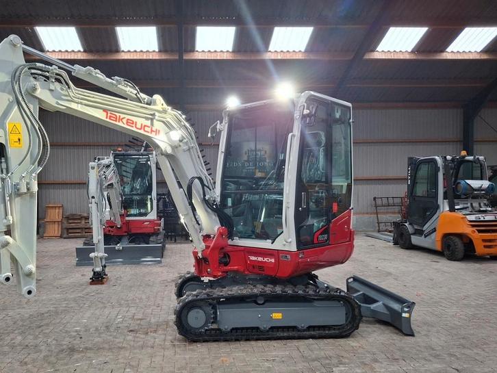 Takeuchi TB230 - TB235 minigraver, minikraan, BJ2025, Nieuw!, Zakelijke goederen, Machines en Bouw | Tuin, Park en Bosbouw, Ophalen