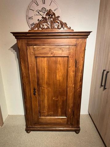 Authentieke houten kast  beschikbaar voor biedingen