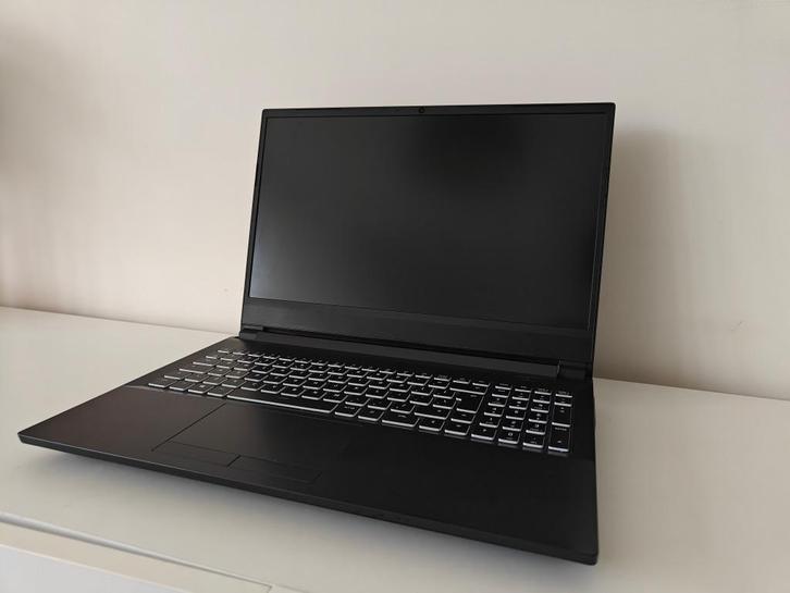 XMG Apex 15 M21 - RTX 3060/Ryzen 9 5900HX/16GB DDR4/1TB SSD, Computers en Software, Windows Laptops, Gebruikt, 15 inch, SSD, 4 Ghz of meer