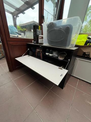 schoenenkast beschikbaar voor biedingen