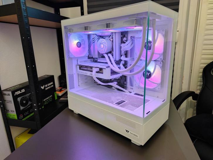 PC GAMER BLANC - RTX 5060 Ti 16GB - 32GB RAM - WATERCOOLING, Computers en Software, Desktop Pc's, Nieuw, 4 Ghz of meer, SSD, 32 GB