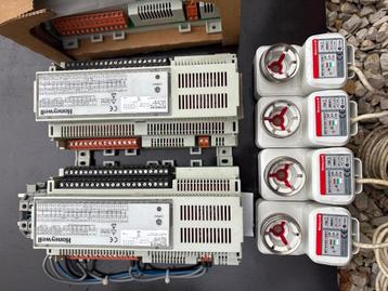 Honeywell Excel 12 modules (W7704D1016) + actuatoren beschikbaar voor biedingen