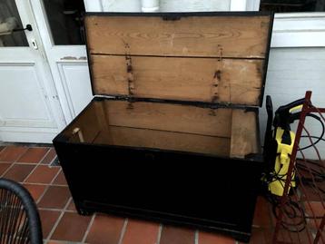 Decoratieve Houten Koffer beschikbaar voor biedingen