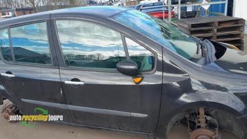 Portier 4Deurs rechts-voor van een Renault Modus (NV676) beschikbaar voor biedingen