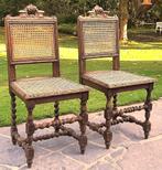 Twee Mechelse stoelen, Ophalen