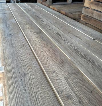 Oud steigerhout met tand en groef beschikbaar voor biedingen