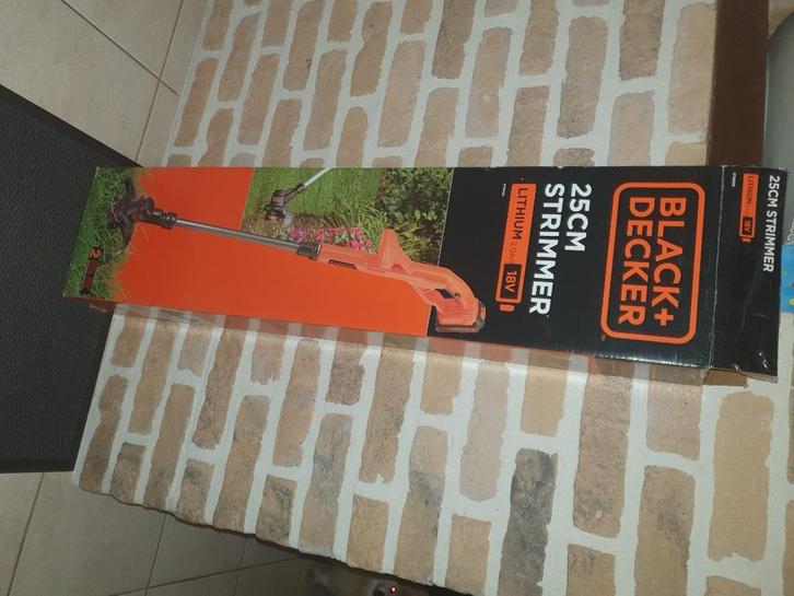 Trimmer black decker, Tuin en Terras, Overige Tuin en Terras, Zo goed als nieuw, Ophalen