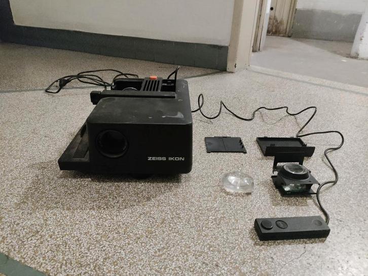 Diaprojector 'Zeiss Ikon Perkeo Compact ', Audio, Tv en Foto, Fotocamera's Analoog, Gebruikt, Compact, Overige Merken, Ophalen