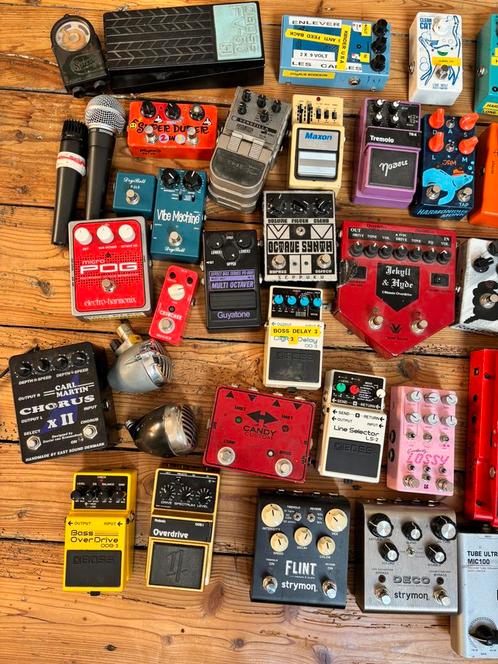 Tsunami de pédales & co, Muziek en Instrumenten, Effecten, Chorus, Delay of Echo, Distortion, Overdrive of Fuzz, Reverb, Volume
