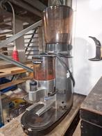 Faema koffiemolen helemaal opgemaakt, Ophalen, Gebruikt, Koffie en Espresso