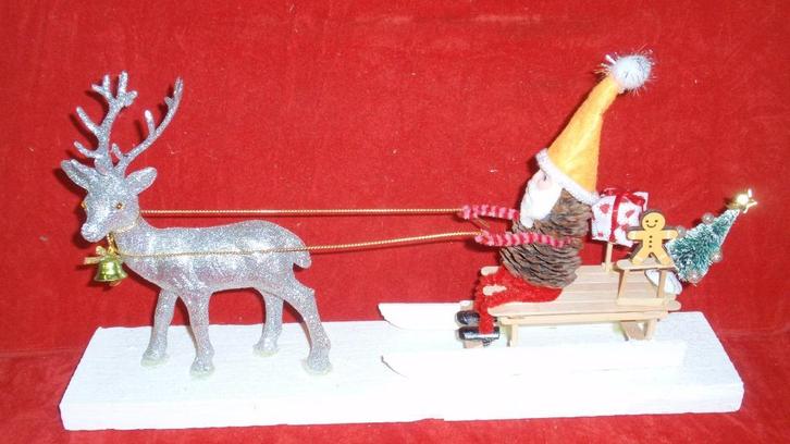 Kerstman op slee met rendier handwerk, Diversen, Kerst, Zo goed als nieuw, Ophalen of Verzenden