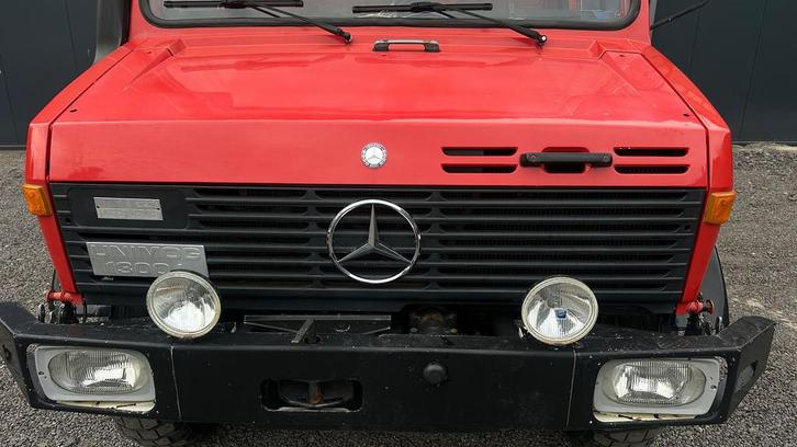 Mercedes-Benz  Unimog 1300L, Auto's, Bestelwagens en Lichte vracht, 4x4, Navigatiesysteem, Trekhaak, Mercedes-Benz, Diesel, Handgeschakeld