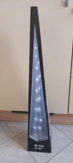 2 led lampen in de vorm van een piramide, Overige materialen, Ophalen of Verzenden, Zo goed als nieuw, Minder dan 100 cm