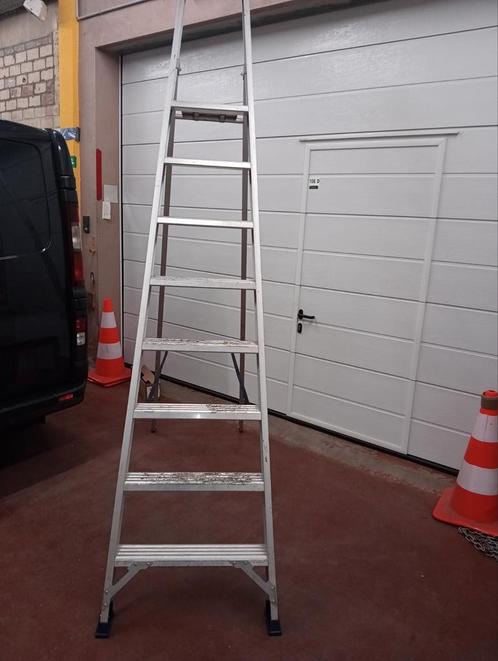 Professionele trap van  Das   8 treden, Doe-het-zelf en Bouw, Ladders en Trappen, Zo goed als nieuw, Trap, Ophalen