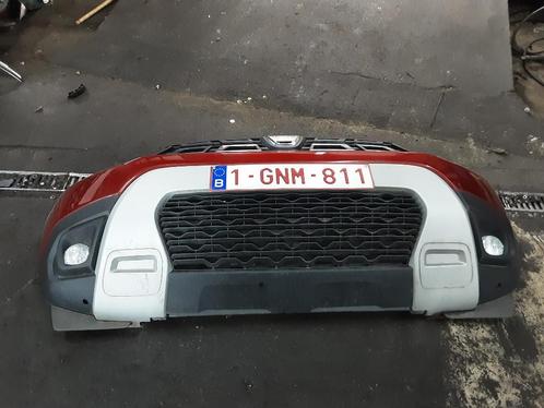 BUMPER VOOR Dacia Duster (SR) (01-2017/03-2024), Auto-onderdelen, Carrosserie, Bumper, Dacia, Voor, Gebruikt