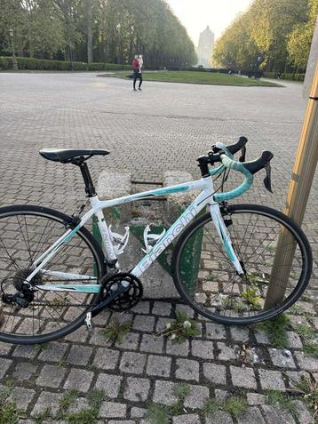 Velo de cours bianchi, Enlèvement ou Envoi, Comme neuf