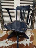 Antieke bureaustoel, Enlèvement