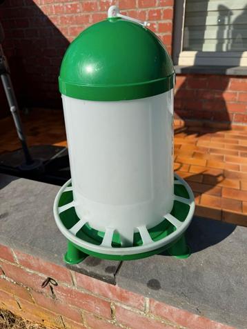 Voederbak kippen 8kg beschikbaar voor biedingen