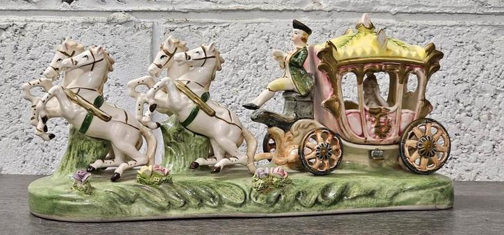 Grote porseleinen compositie — Koets met 4 paarden (, Antiek en Kunst, Antiek | Keramiek en Aardewerk, Ophalen of Verzenden