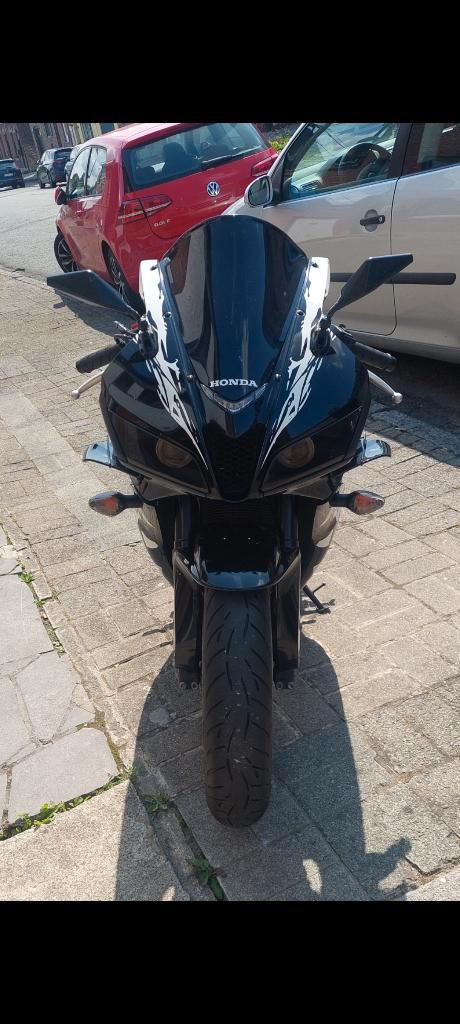 Moto handa cbr 600 rr 2010, Motoren, Motoren | Honda, Particulier, Super Sport, meer dan 35 kW, 4 cilinders, Motorrijbewijs A