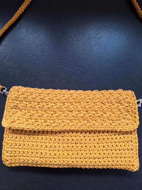 Gehaakt tasje 3 verdelingen, durable cosy fine okerkleur, Handtassen en Accessoires, Portemonnees, Nieuw, Ophalen of Verzenden
