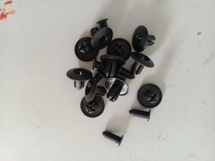Kunststof push clips., Auto-onderdelen, Interieur en Bekleding, Nieuw, Ophalen of Verzenden