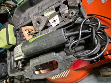 Multitool beschikbaar voor biedingen