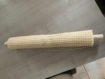 Anti-slip ondertapijt beschikbaar voor biedingen
