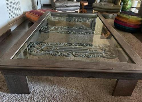 Unieke salontafel – glas, eikenhout & oud Frans smeedijzer, Huis en Inrichting, Tafels | Salontafels, Eikenhout, Ophalen