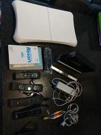 Wii console met games en bord, Games en Spelcomputers, Ophalen, Zo goed als nieuw, Met 3 controllers of meer, Met games