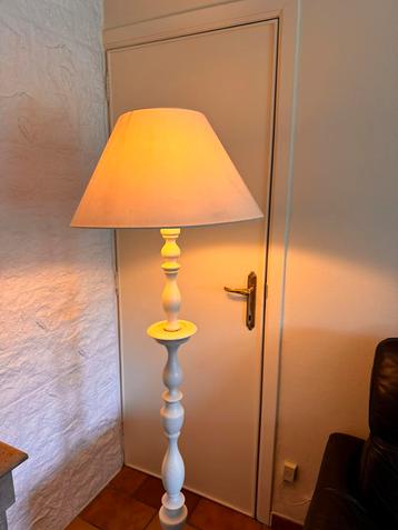 Lamp wit geschilderd ( romantische stijl)