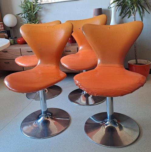 Arne JACOBSEN - 4 vintage stoelen die gerestaureerd moeten w, Antiek en Kunst, Curiosa en Brocante