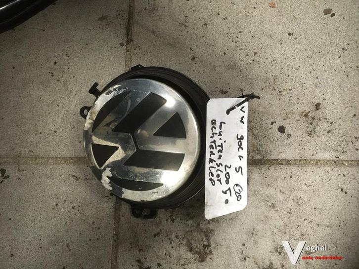 vw golf 5 buitenslot achterklep 2005, Auto-onderdelen, Carrosserie, Gebruikt, Ophalen of Verzenden