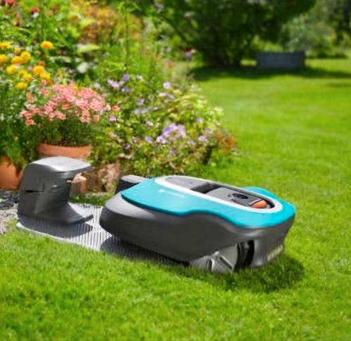 Gardena R100Li robotmaaier  grasmaaier met station, Tuin en Terras, Robotmaaiers, Ophalen