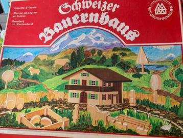 Boerderij uit Zwitserland vintage miniaturen beschikbaar voor biedingen