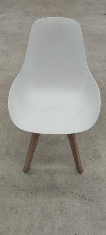 4 belles chaises intérieures/extérieures en bois beschikbaar voor biedingen