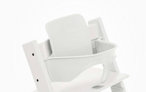 Stokke trip trapp babyset + tafeltje + kussen, Kinderen en Baby's, Kinderstoelen, Zo goed als nieuw, Meegroeistoel, Afneembaar eetblad