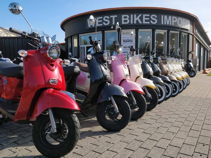 Gloednieuwe Lowigi Scooter | Superdeal! | A of B-klasse, Fietsen en Brommers, Brommers | Vespa, Nieuw, Overige modellen, Ophalen of Verzenden