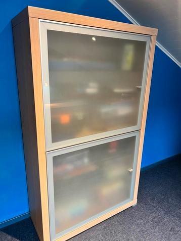 Kast 1,2 x 2 m beschikbaar voor biedingen